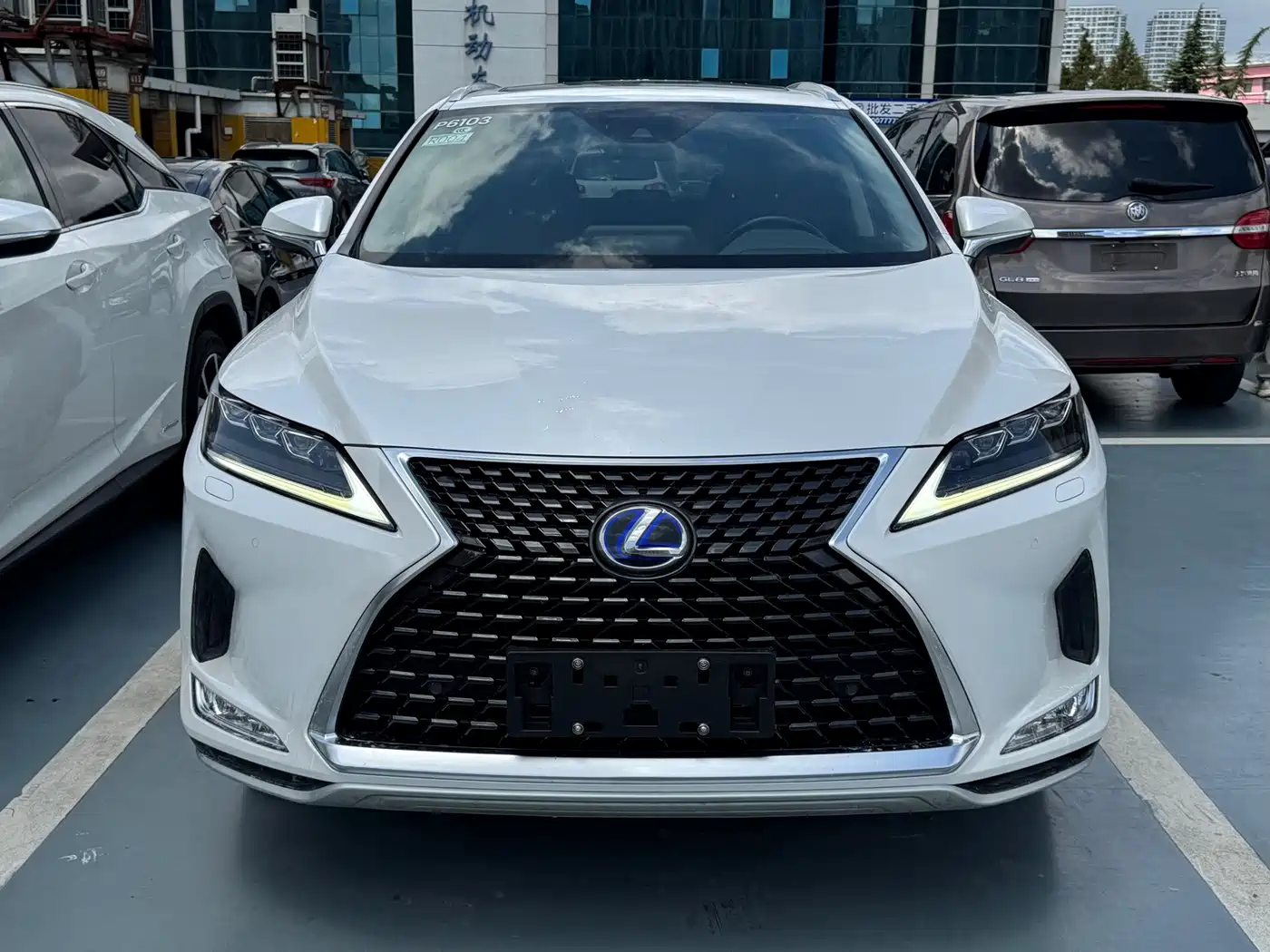 Фото 2 - Lexus RX