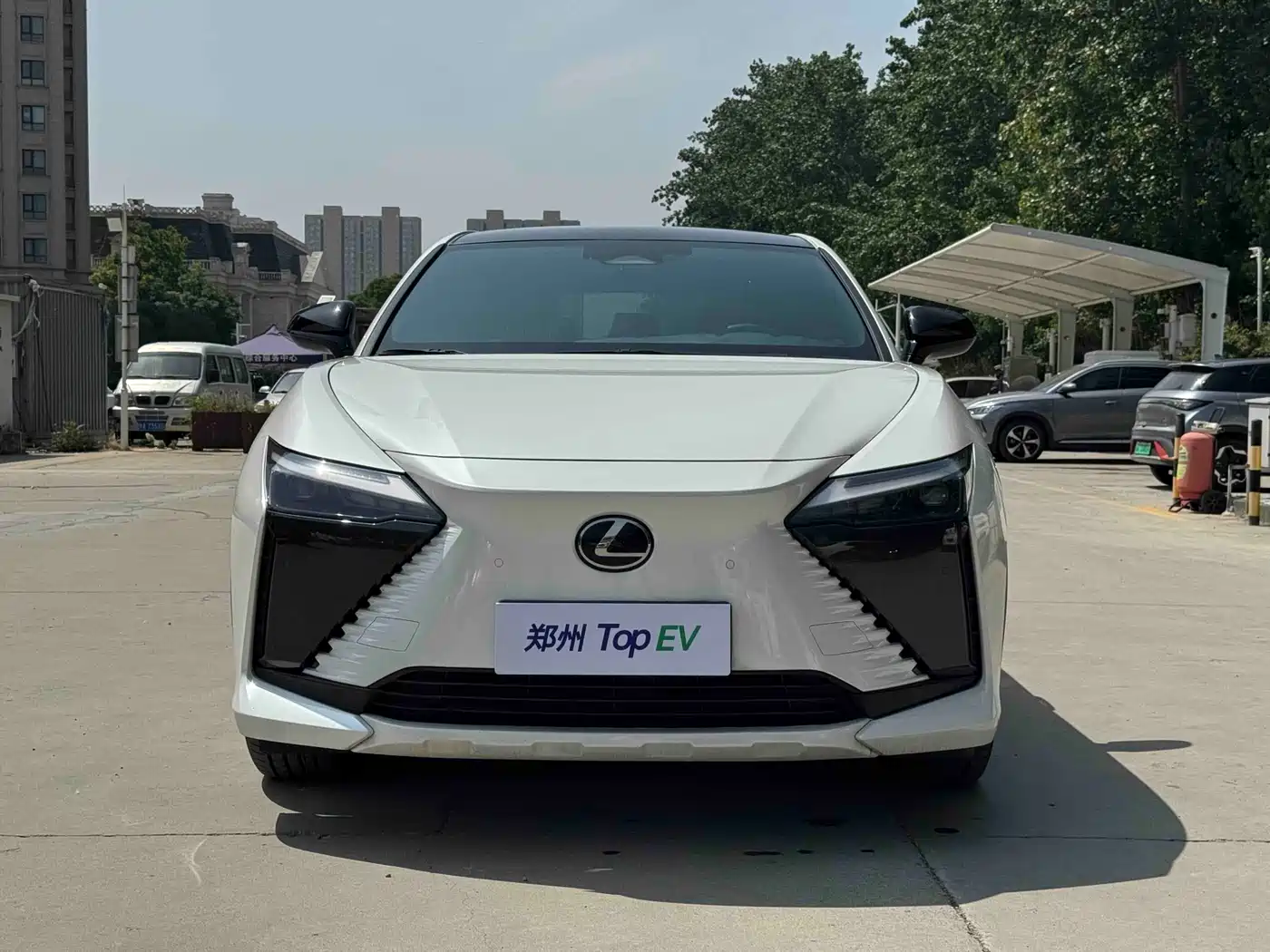 Lexus RZ 2023 450e 4WD Deluxe фото 2