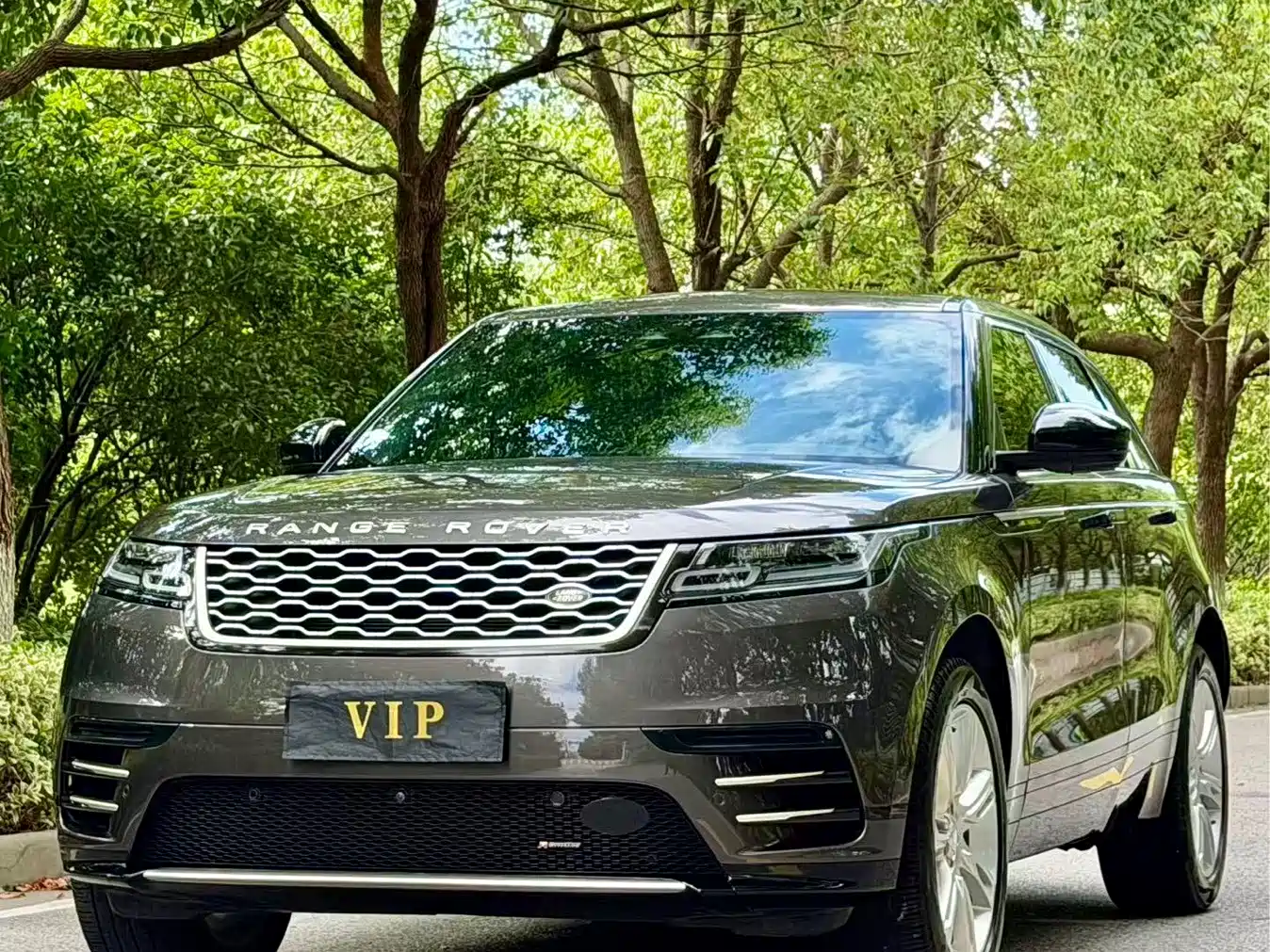 Land Rover Range Rover Velar 2023 2023 250PS Gloss Black Collector's Edition