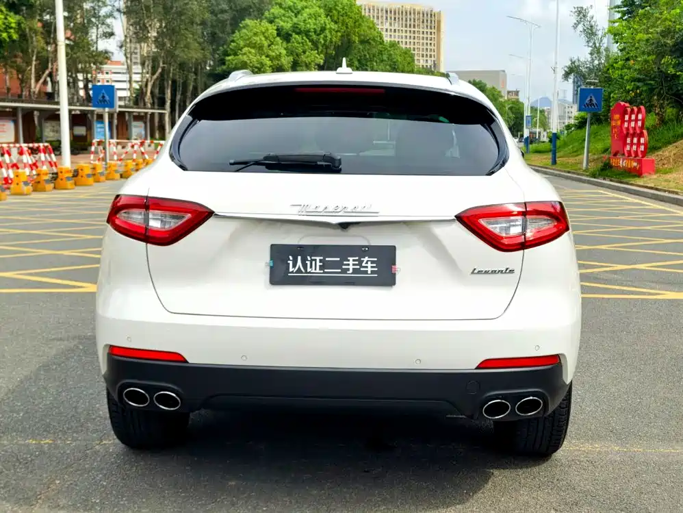 Фото 6 - Maserati Levante