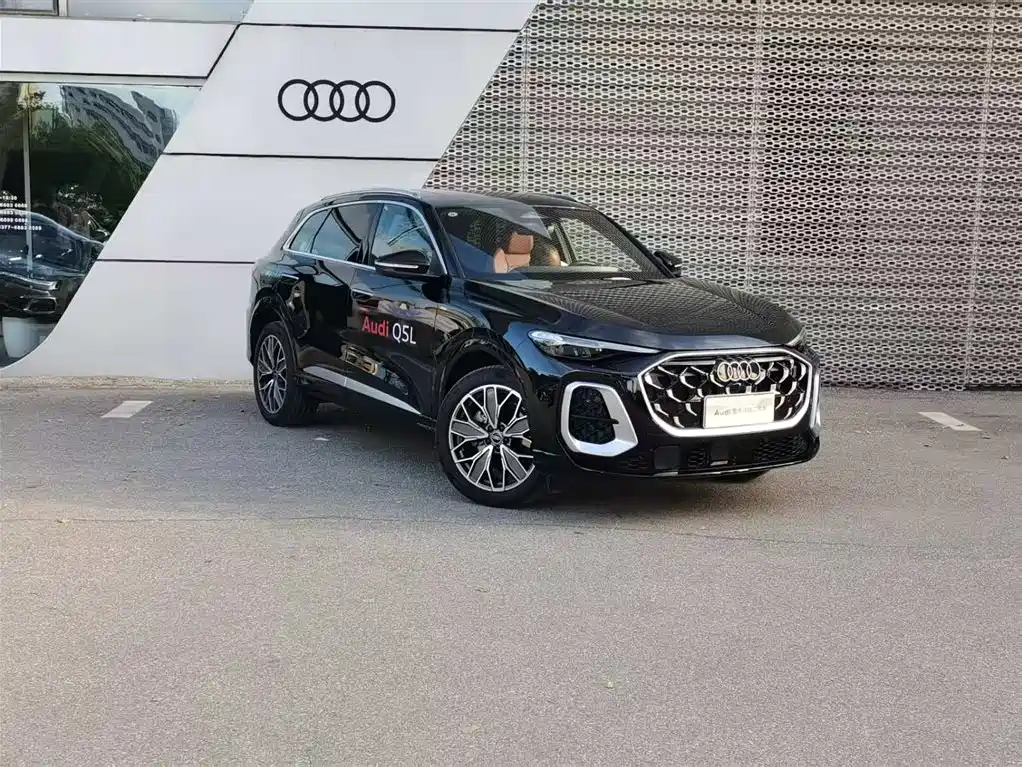 Audi Q5L 2026 Luxury Sport 150kW фото 3