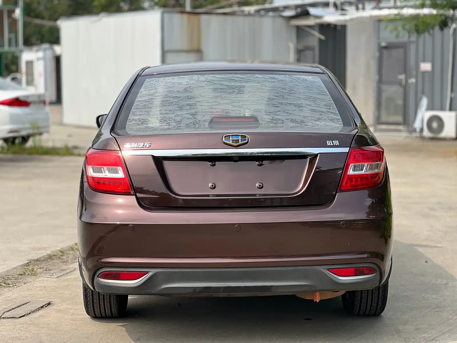 Фото 9 - Geely Vision