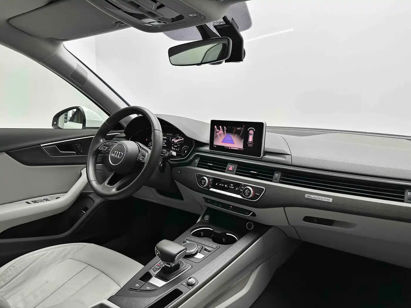 Photo 12 - Audi A4L