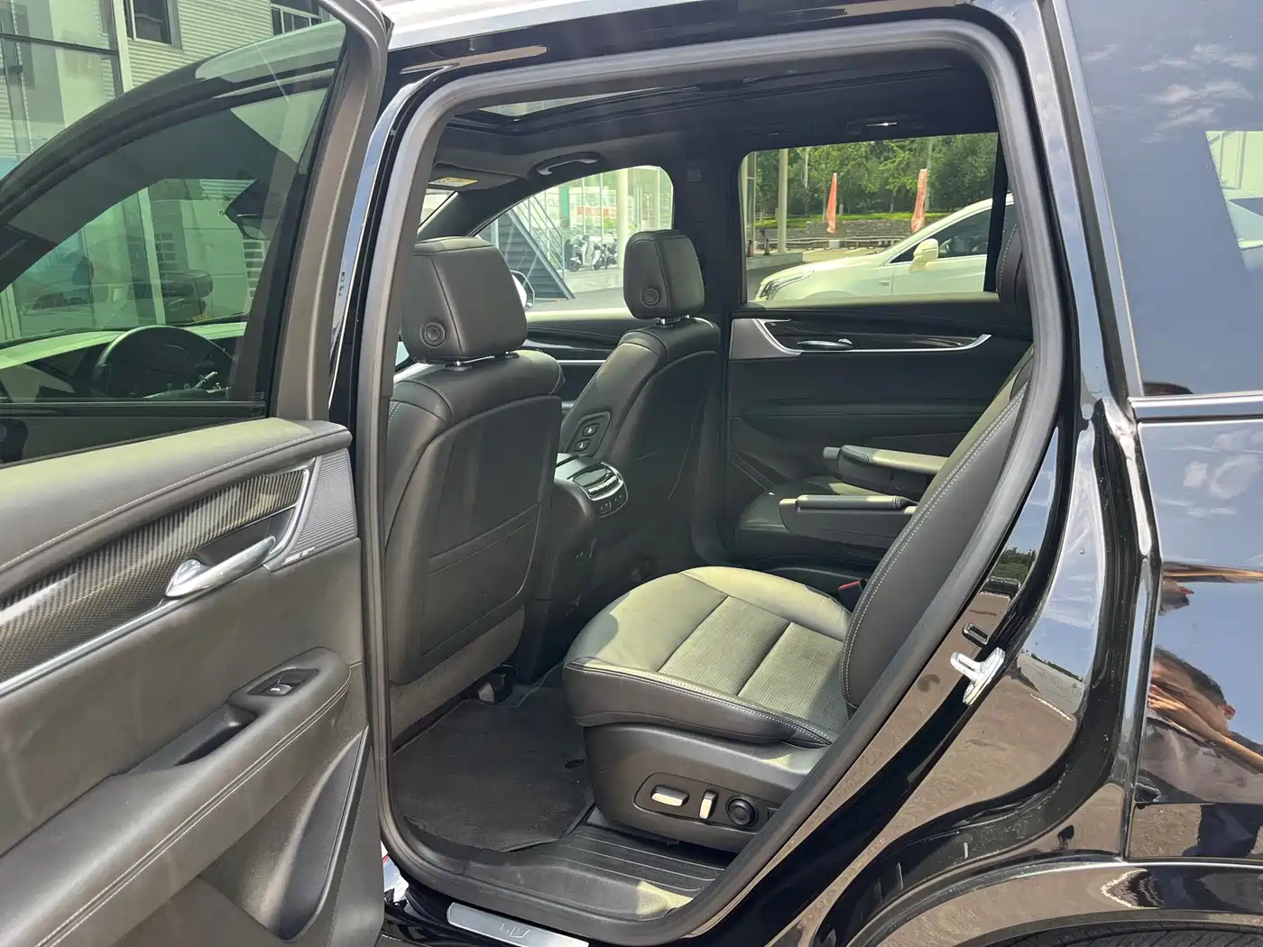 Cadillac XT6 2024 2025 2.0T 6-Seater AWD Executive Black Label Edition
