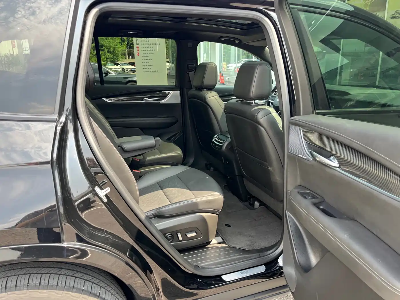Cadillac XT6 2024 2025 2.0T 6-Seater AWD Executive Black Label Edition