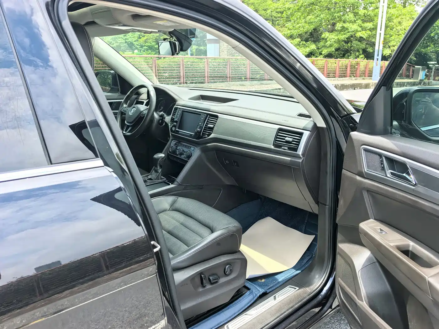 Volkswagen Teramont 2019 380TSI 4WD Luxury Edition China VI фото 12
