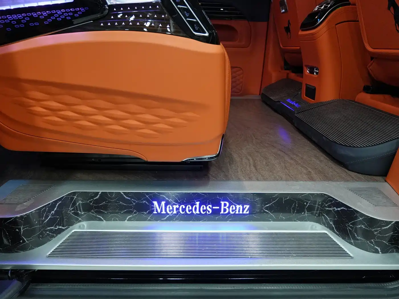 Mercedes-Benz Vito 2024 2.0T Business 7-Seater фото 14