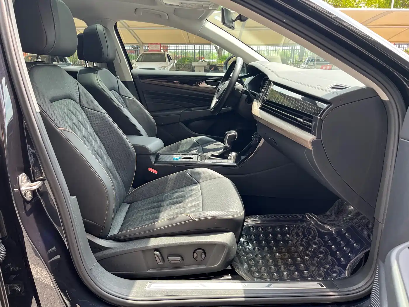 Volkswagen Passat 2019 Model 380TSI Luxury Edition China VI фото 16