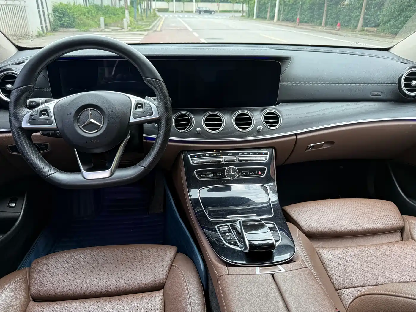 Mercedes-Benz E-Class 2016 E 200 L Sport Type фото 7