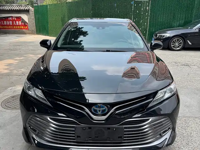 Toyota Camry 2018 Hybrid 2.5HG Luxury Edition — фото 2
