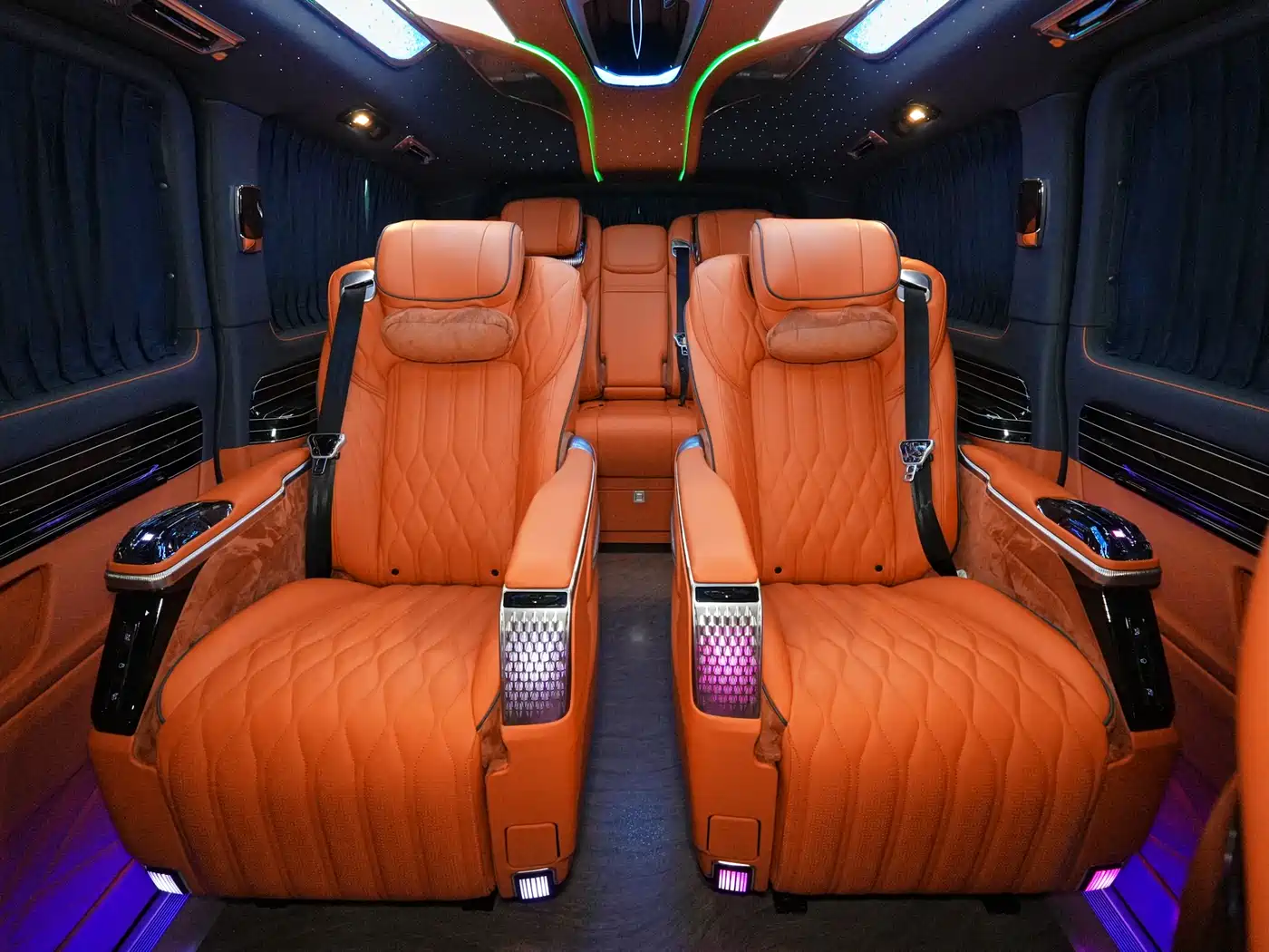 Mercedes-Benz Vito 2024 2.0T Business 7-Seater фото 16