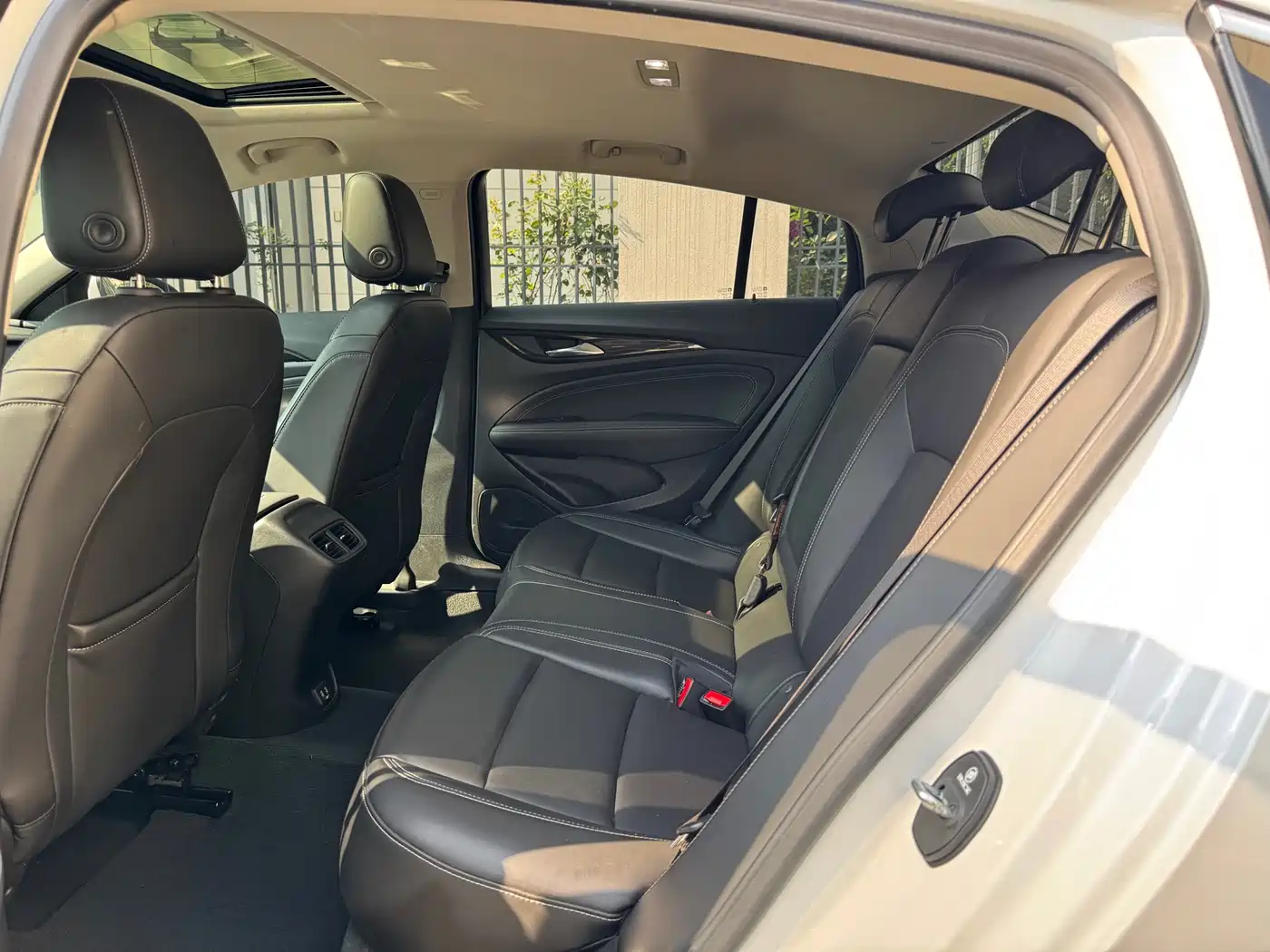 Buick Regal 2024 25T Ultra Comfort Edition фото 13