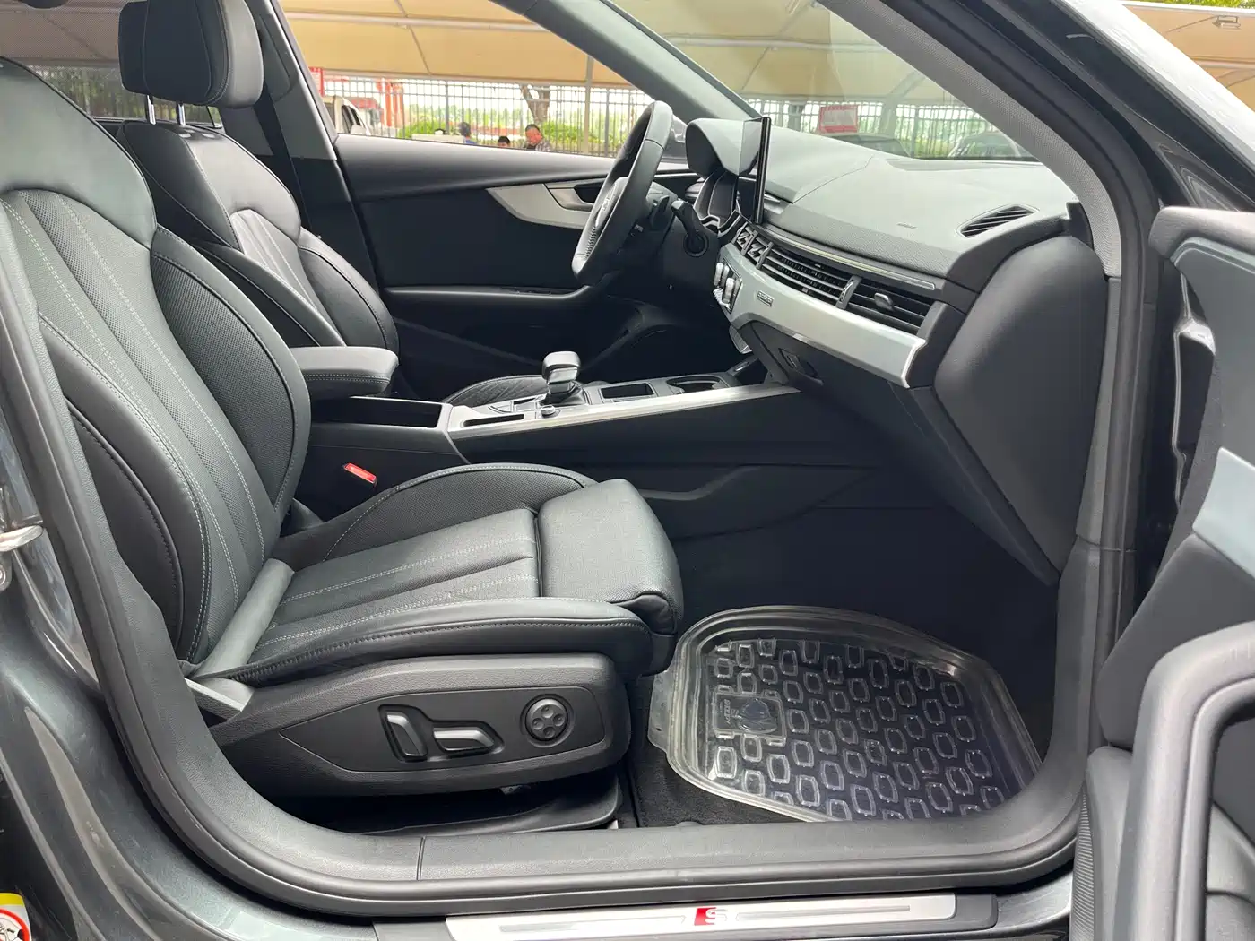 Audi A4L 2022 40 TFSI Luxury Elegance фото 15