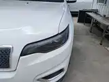 Фото 24 - Jeep Cherokee