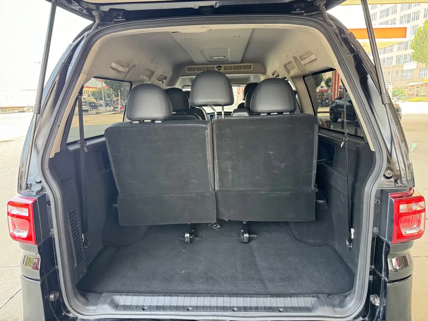 Dongfeng Fengxing Lingzhi 2023 2022 Struggle Edition M5L 1.6L Luxury 7-seater