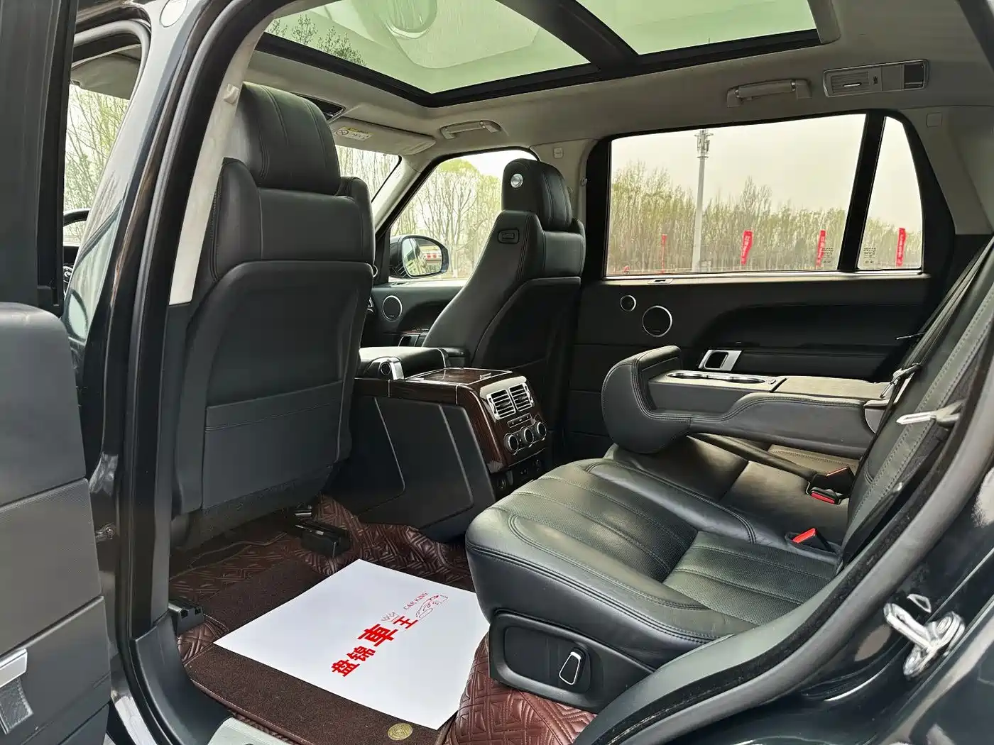 Land Rover Range Rover 2015 3.0 SC V6 Vogue SE Genesis Extended Edition фото 18
