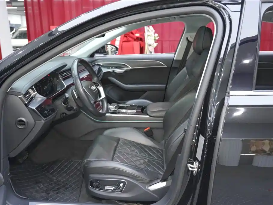 Audi A8 2021 A8L 50 TFSI quattro Comfort фото 17