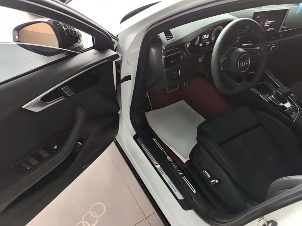 Audi A4L 2025 2024 40 TFSI Luxury Dynamic