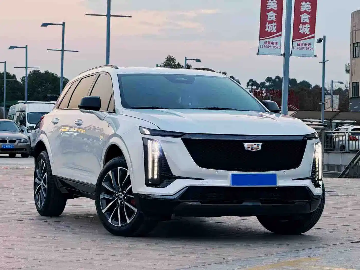 Фото 2 - Cadillac XT5