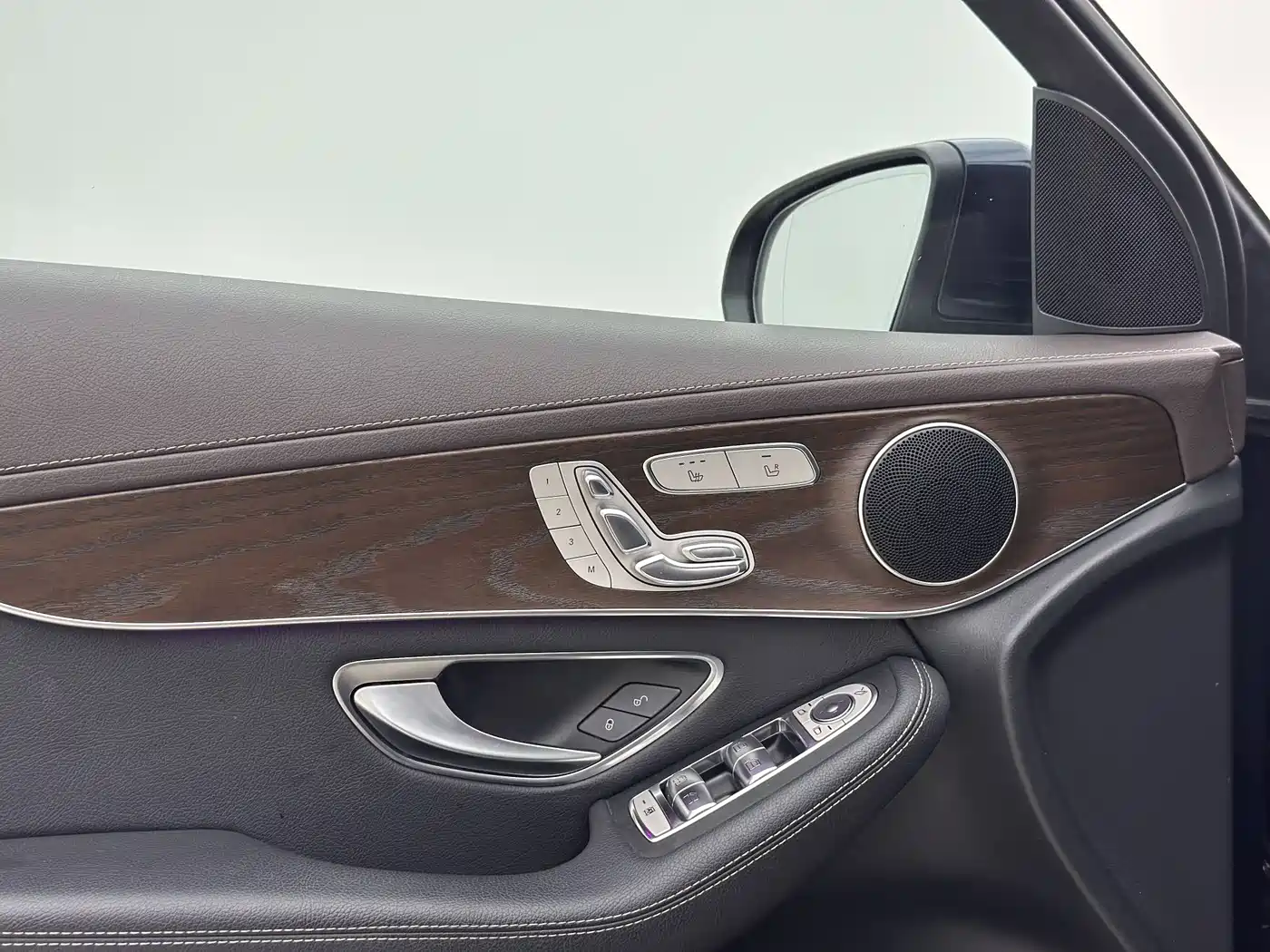 Mercedes-Benz GLC 2022 Model GLC 260 L 4MATIC Luxury Edition фото 13