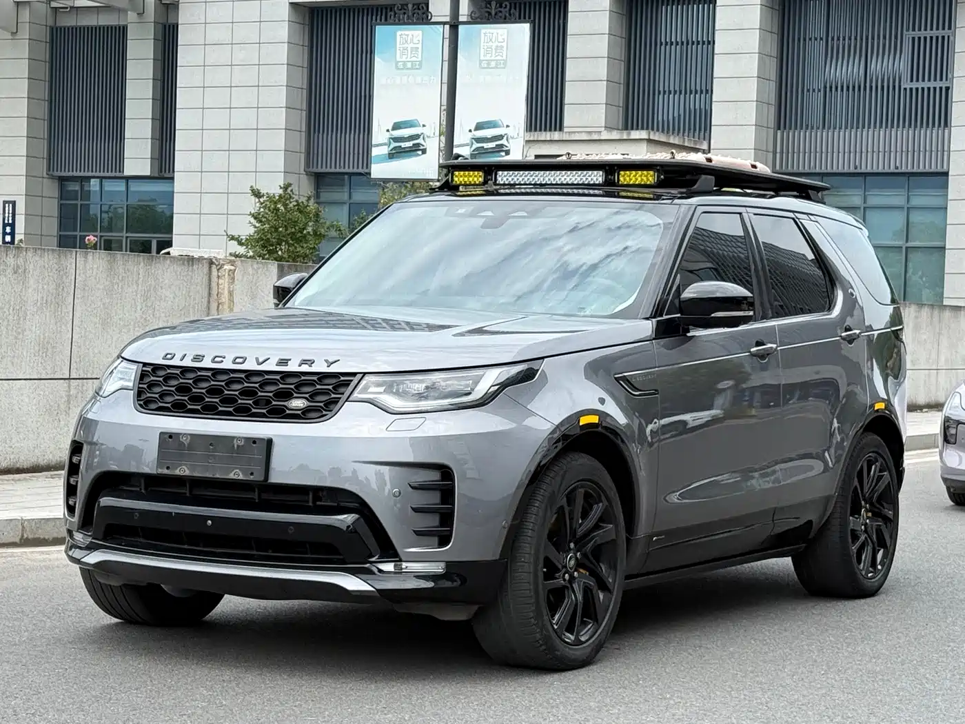 Фото 1 - Land Rover Discovery