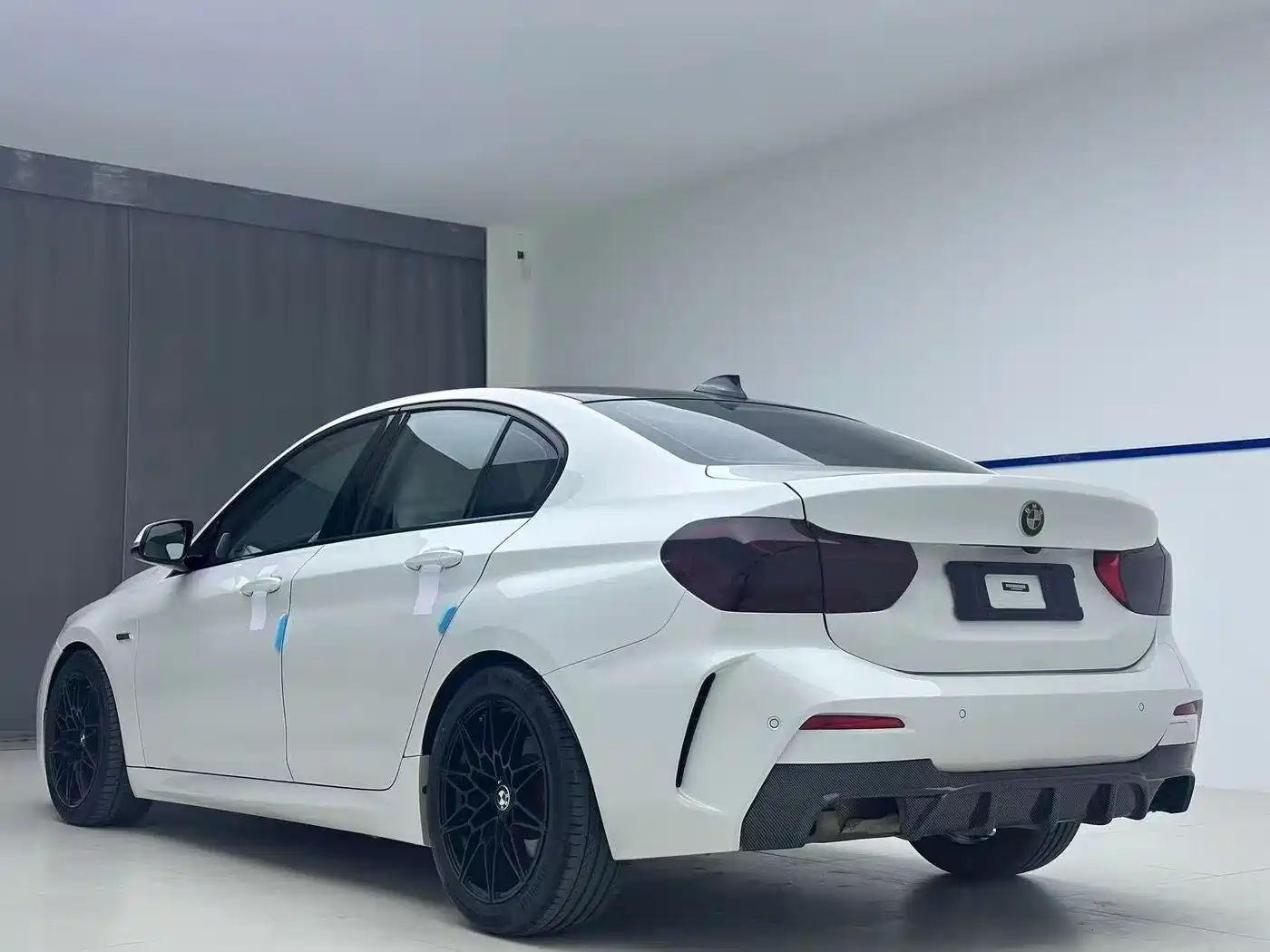 BMW 1 Series 2021 120i M Sport Shadow Edition фото 4