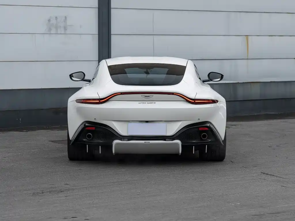 Aston Martin V8 Vantage 2019 2018 4.0T V8 Coupe