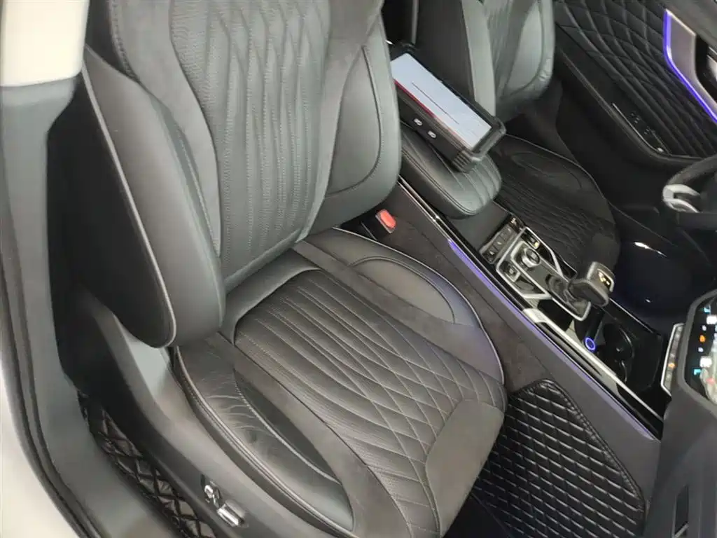 Hongqi HS5 2022 Facelift 2.0T Smart Flag Enjoyment AWD Edition фото 25