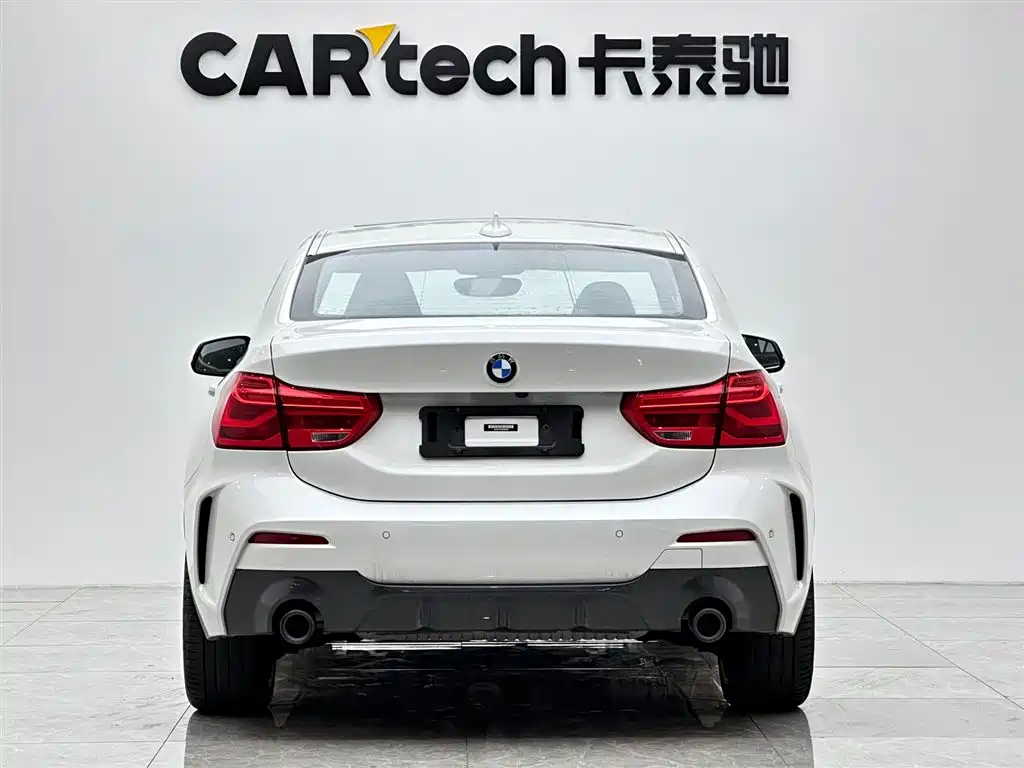 BMW 1 Series 2022 125i M Sport Shadow Edition фото 4