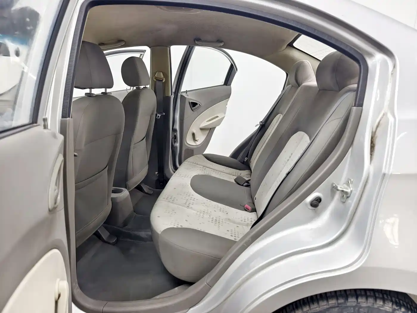 Chevrolet Sail 2013 Sedan 1.4L Manual Ideal Happiness Edition фото 12