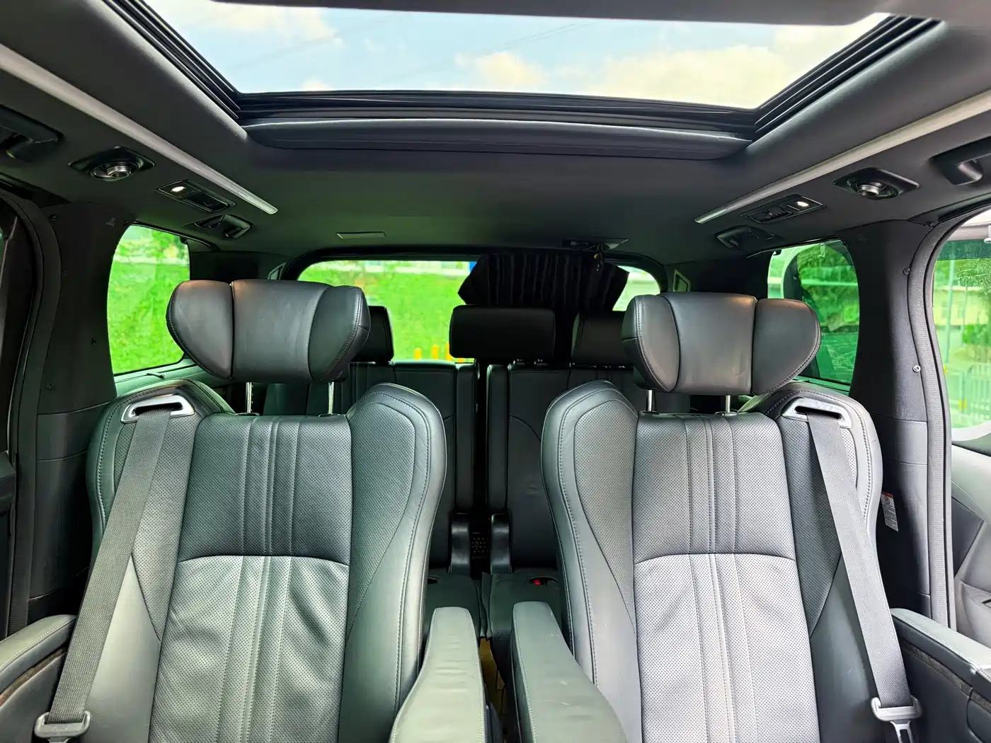 Toyota Vellfire 2021 2020 Twin Engine 2.5L HV Premium Edition