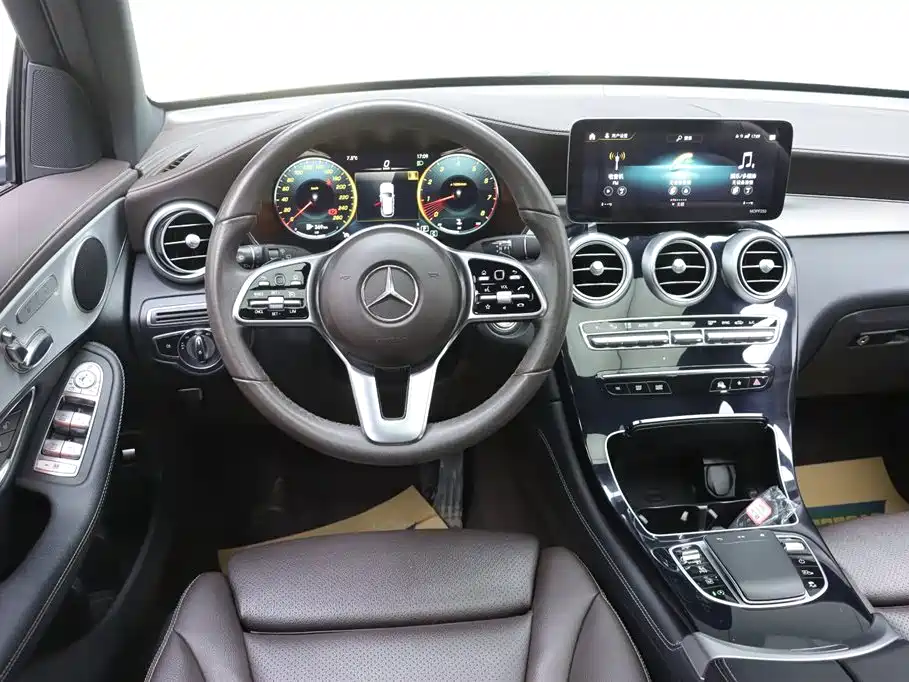 Mercedes-Benz GLC 2021 GLC 260 L 4MATIC Sporty фото 27