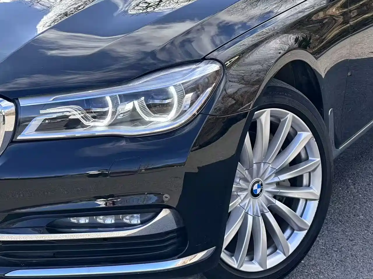 BMW 7 Series 2016 740Li Leading Edition фото 2