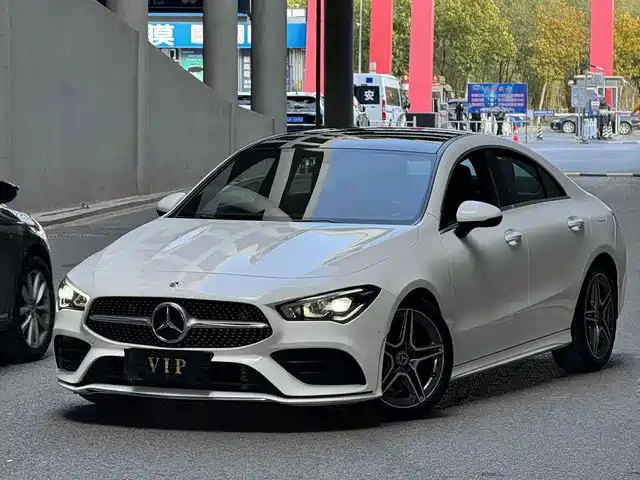 MERCEDES-BENZ CLA
