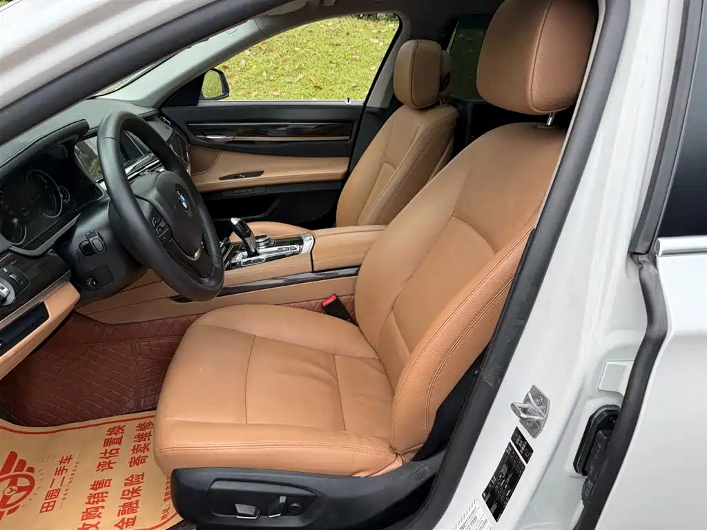 BMW 7 Series 2014 730Li Premium фото 8