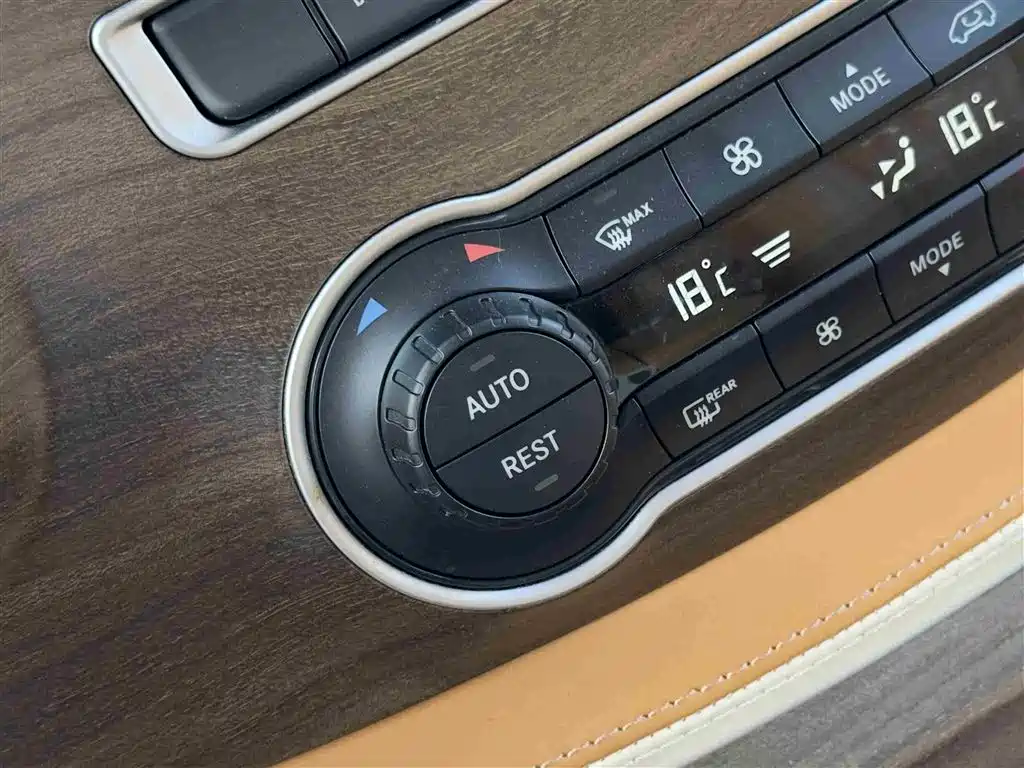 Mercedes-Benz Vito 2021 2.0T Elite 7-Seater фото 15