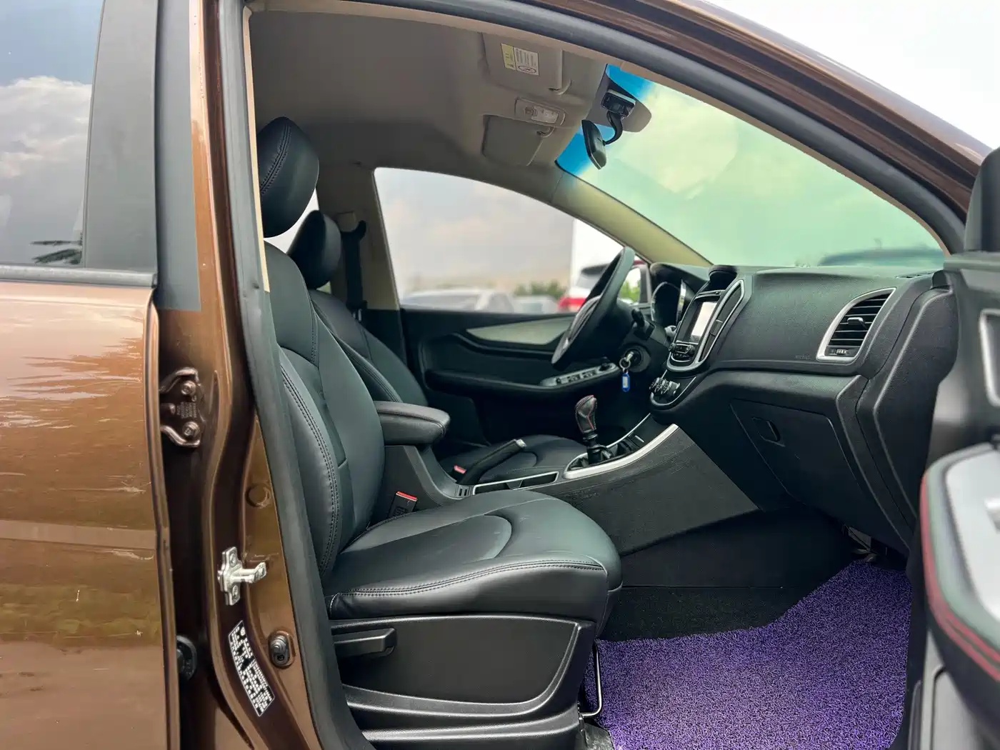 Baojun 560 2017 2016 1.5T Manual Comfort