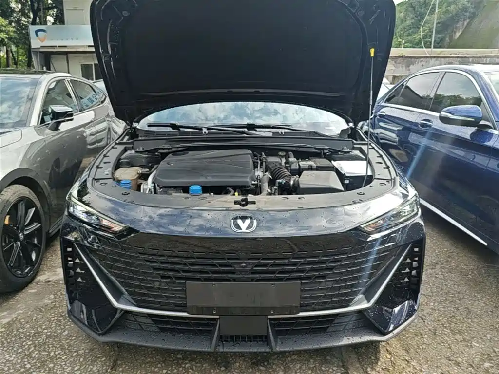 CHANGAN UNI-V