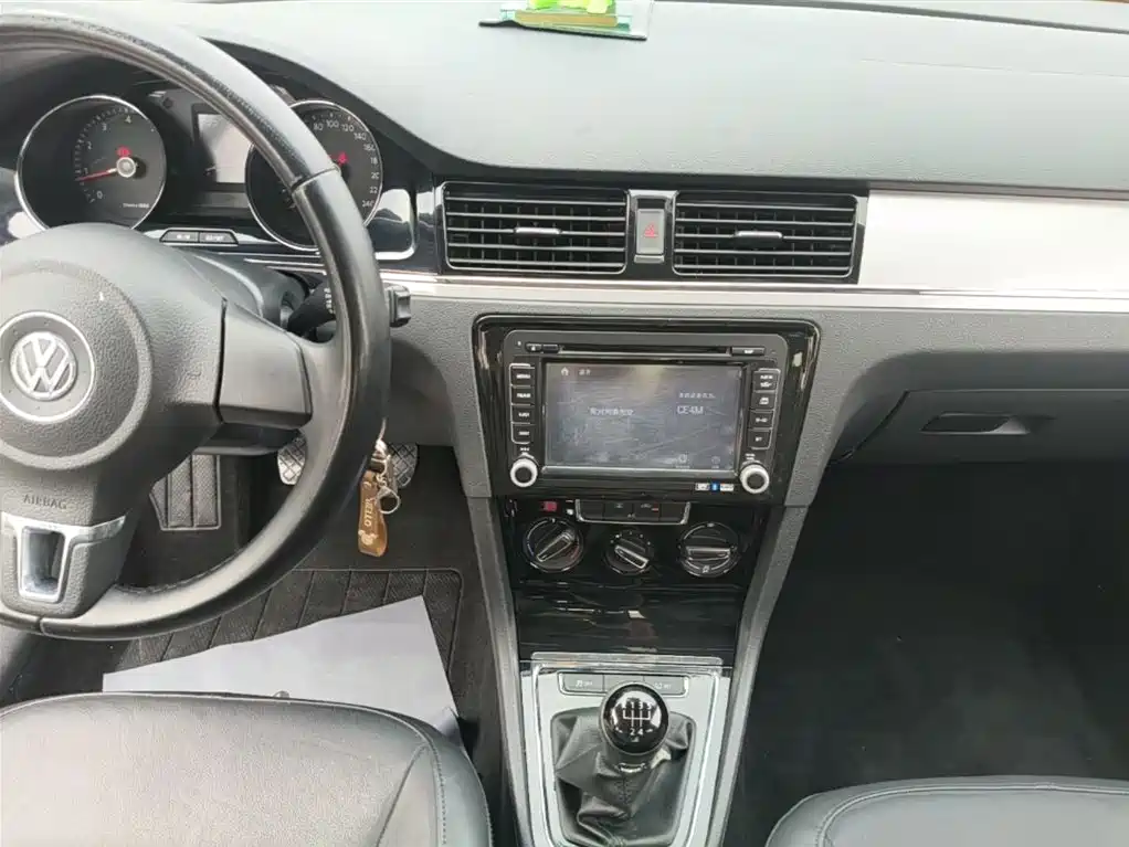 Volkswagen Bora 2014 1.6L Manual Comfort Edition фото 13