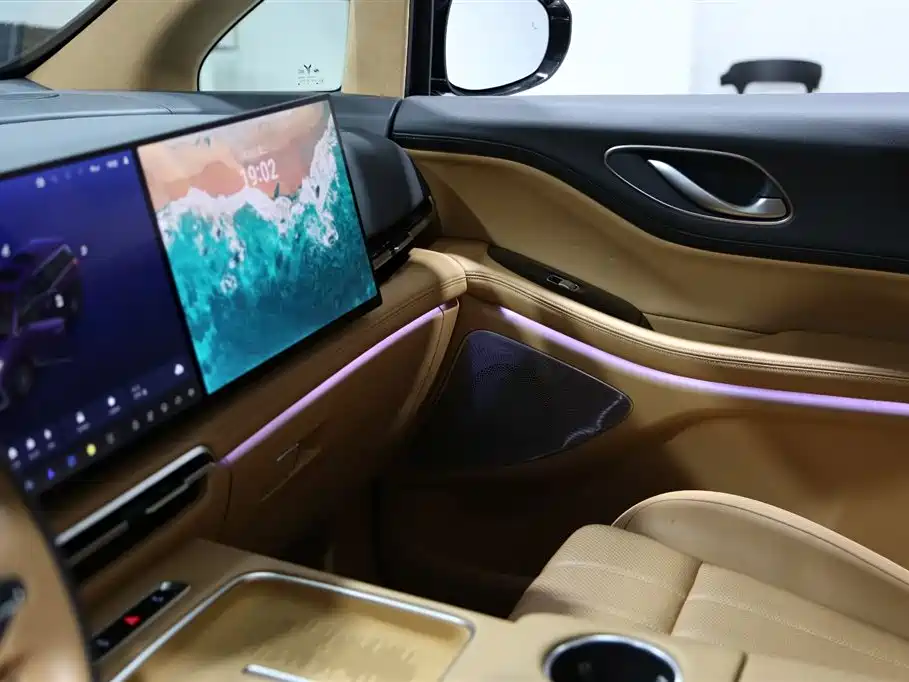 Voyah Auto Voyah Dreamer 2025 PHEV AWD Flagship Kunpeng Edition фото 11