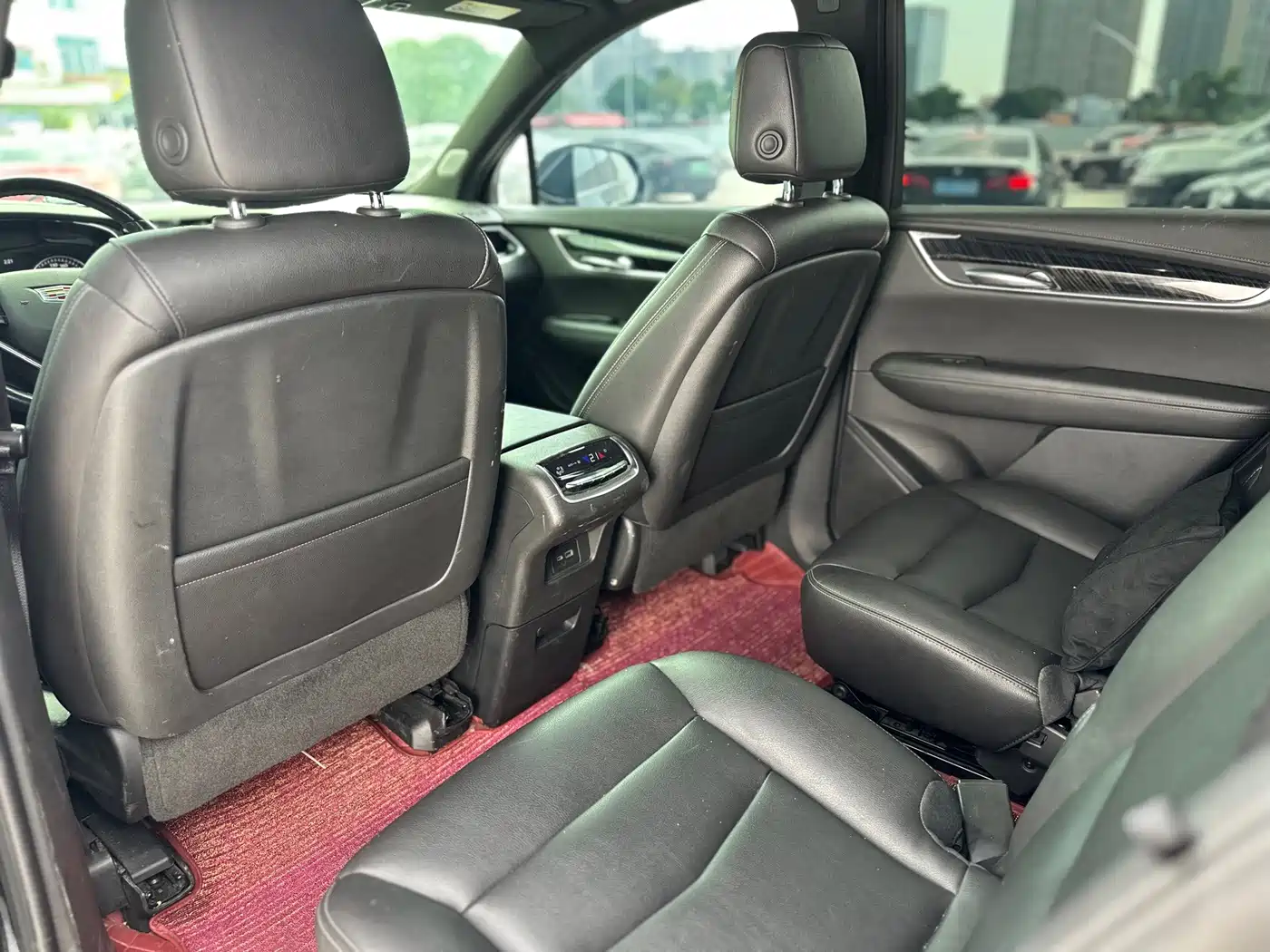 Photo 9 - Cadillac XT6