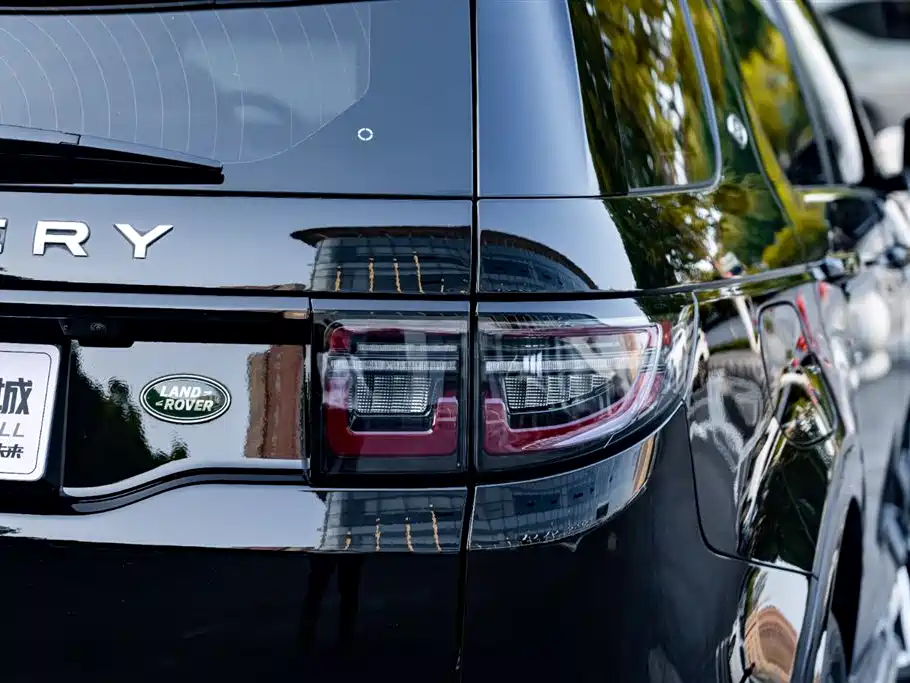 Land Rover Discovery Sport 2024 Luxury Custom Edition фото 7
