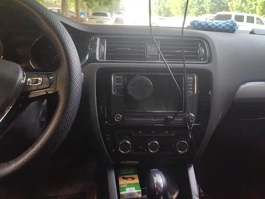 Volkswagen Sagitar 2018 1.6L Automatic Comfort фото 13