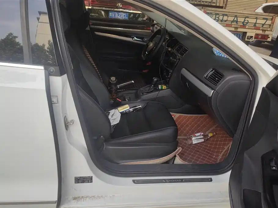 Volkswagen Sagitar 2018 1.6L Automatic Comfort фото 8