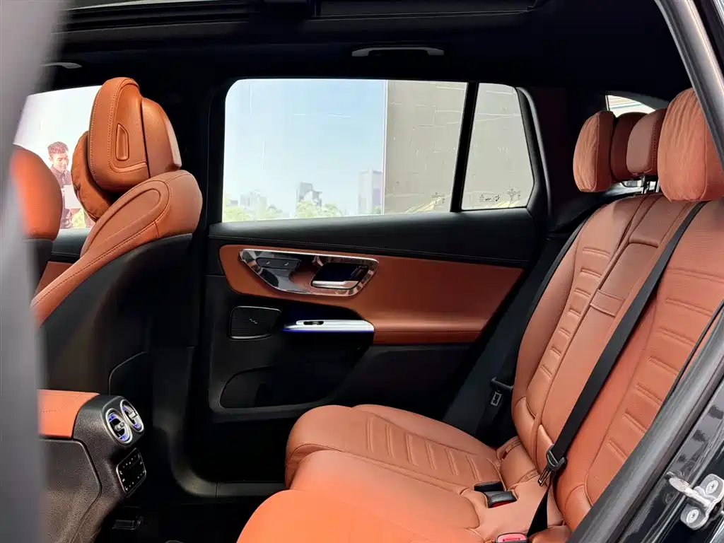 Mercedes-Benz GLC 2025 Model Year GLC 260 L 4MATIC Luxury фото 11