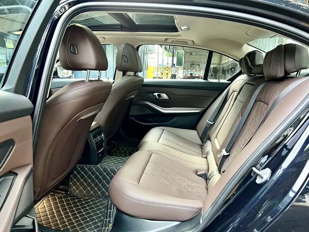 BMW 3 Series 2024 320Li M Sport Package фото 6