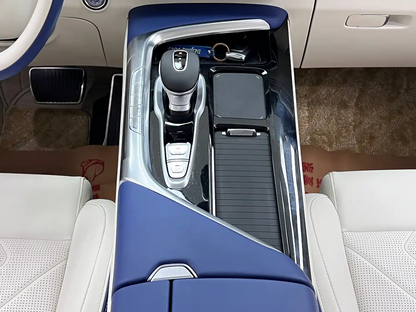 Voyah Auto VOYAH FREE 2021 AWD Standard Range Extender Exclusive Luxury Package фото 22