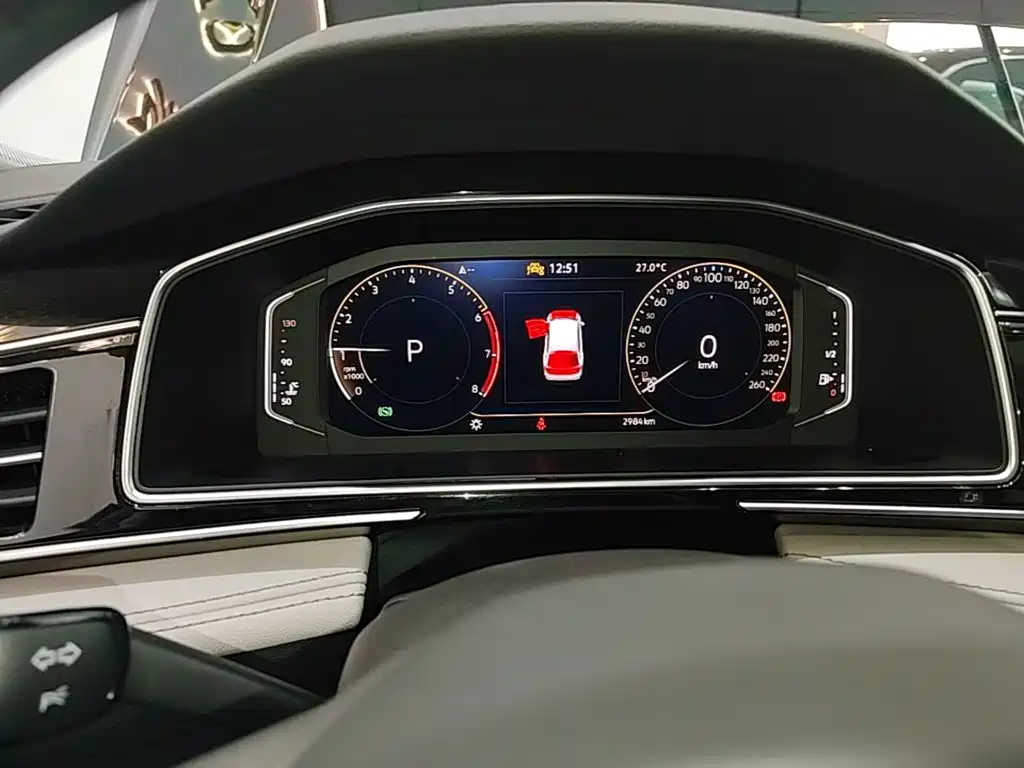 Photo 12 - Volkswagen Tiguan L