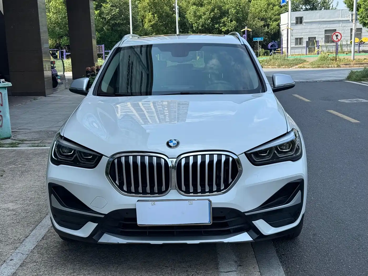Photo 2 - BMW X1