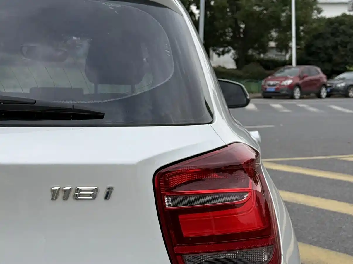 Фото 14 - BMW 1 Series (Import)
